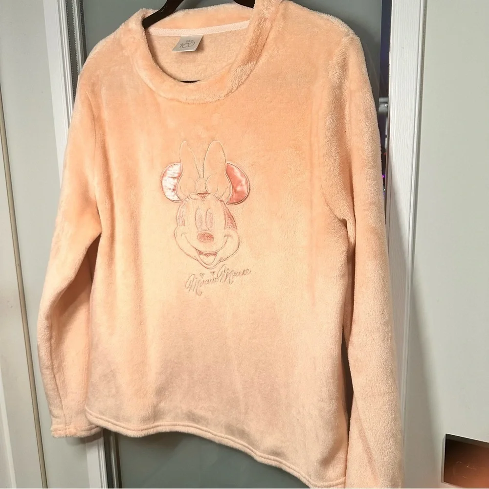 DISNEY Size XL Light Pink Embroidered Plush Sleep Top - Picture 3 of 6